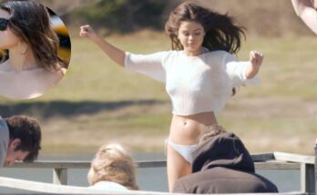 Selena Gomez Topless