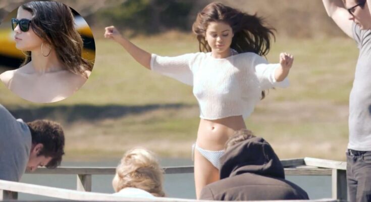 Selena Gomez Topless